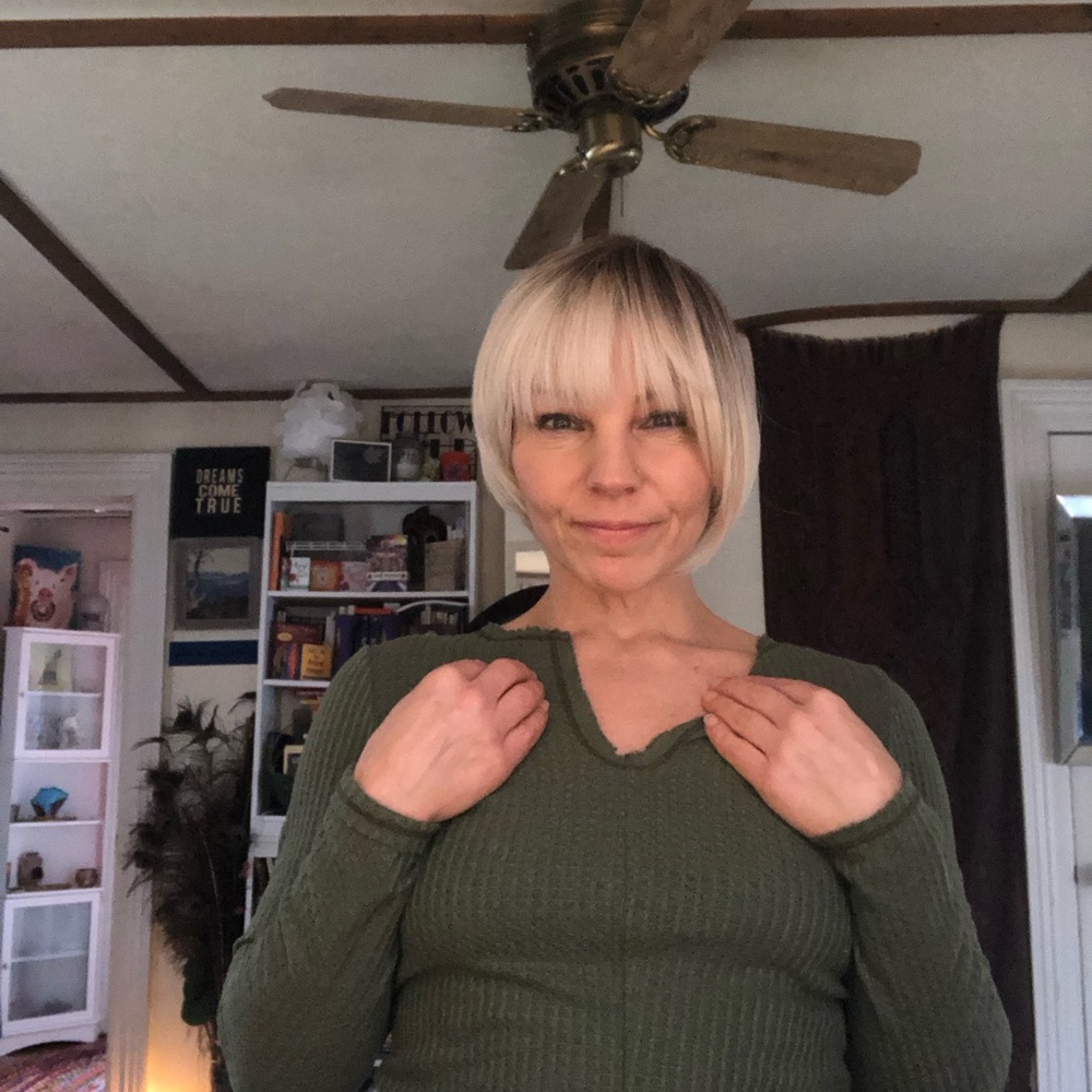 Blonde wig - Picture 7 of 8